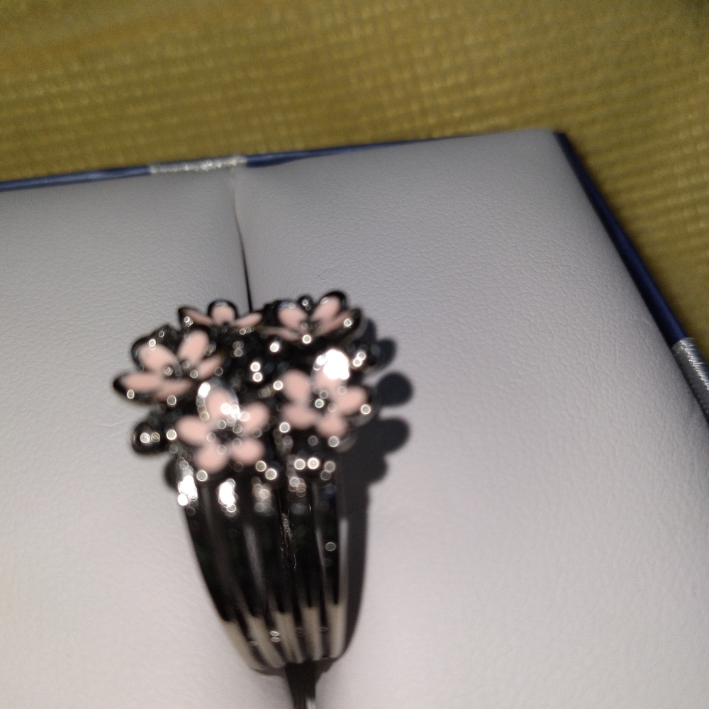 Ring - Picture 2 of 2